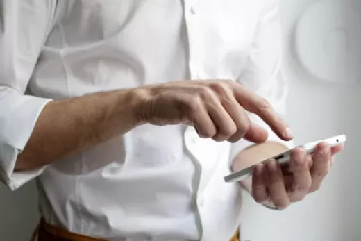 Aplicații E-Commerce pe telefon